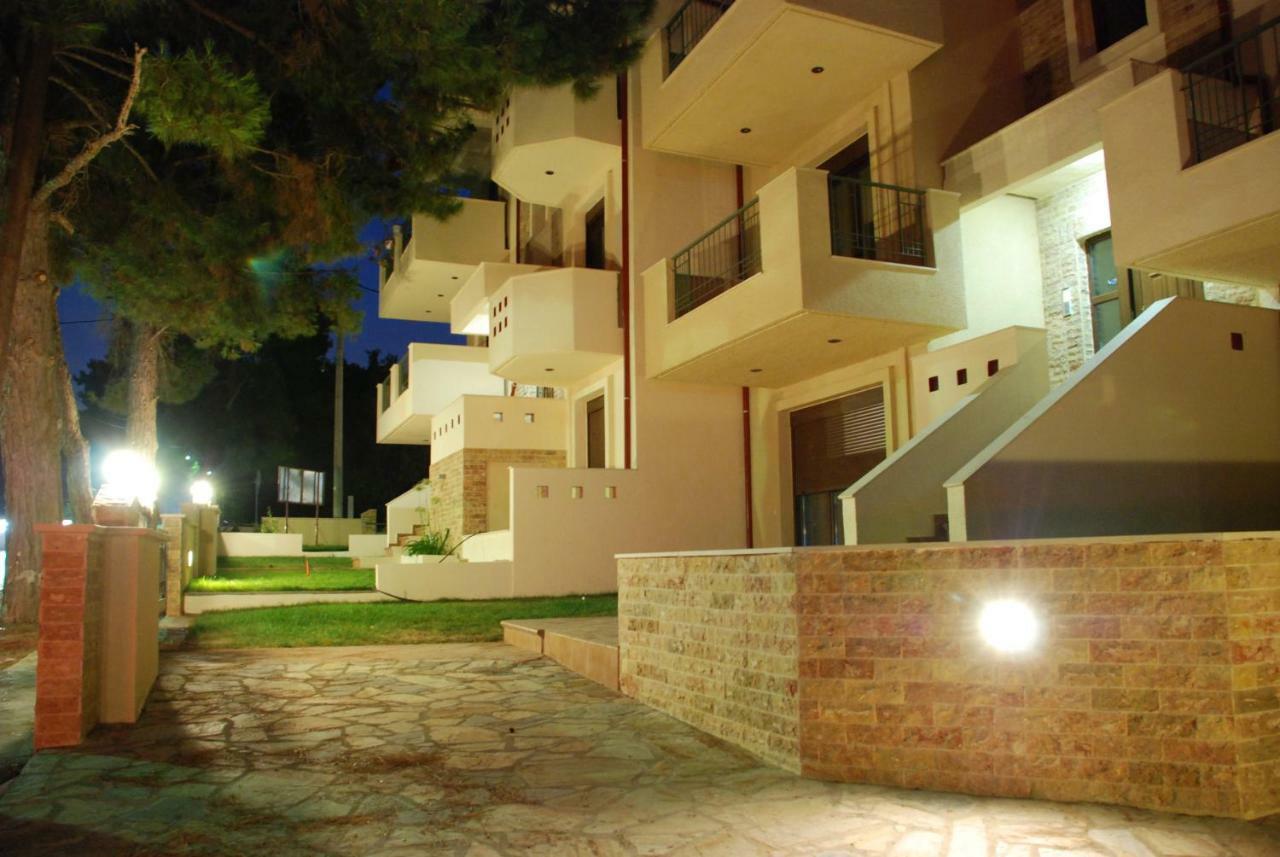 Alexandros Maisonettes Неа Мудания Екстериор снимка